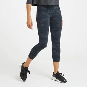 Spanx Look at Me Now Seamless Cropped Legging Size XS